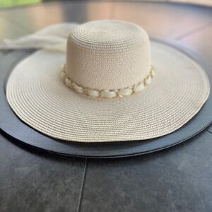 Cream White Wide-Brimmed Sun Hat with gold Band and sheer bow